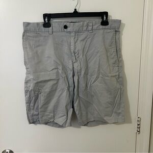 Banana Republic Men’s Light Gray Flat Front Casual Chino Shorts